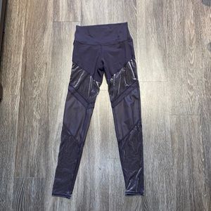 Alo Luxe Sheila Velvet Leggings - size small